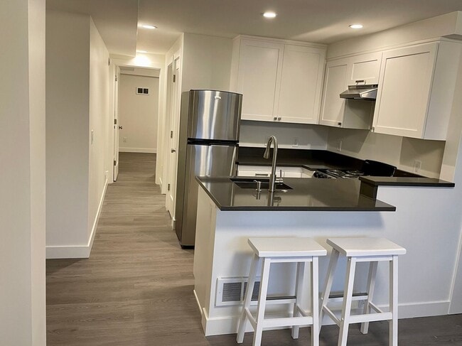 Building Photo - 7514 27th Ave NE Unit Wedgwood MIL