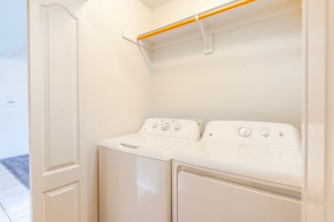 Photo - 3 bed, 2 bath Condo - MOVE IN SPECIAL!!!!