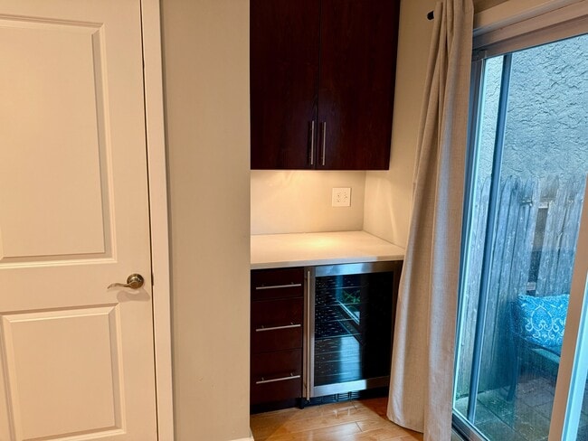 Photo - 115 Haines St