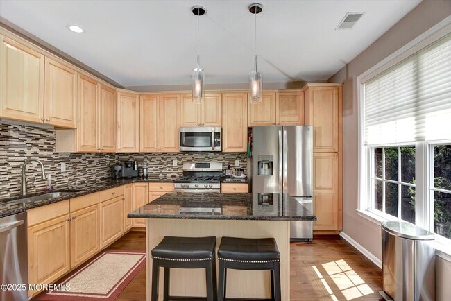Photo - 594 St Andrews Pl