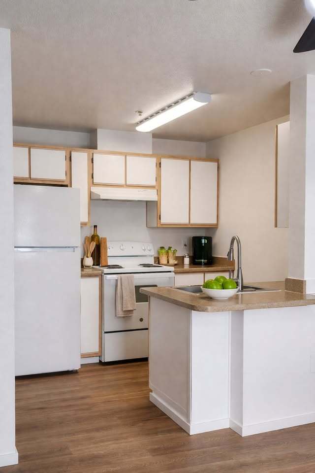 Photo - Mill Plain Court Apartments
