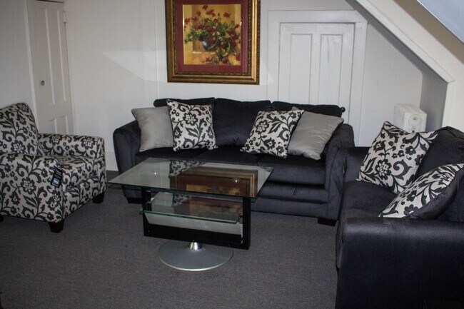 210 Williams St Unit 3