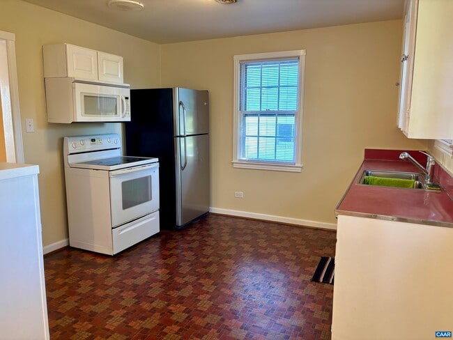 Photo - 912 Elliott Ave