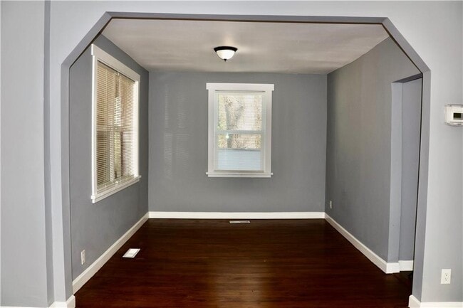 Photo - 1526 Childress Dr SW