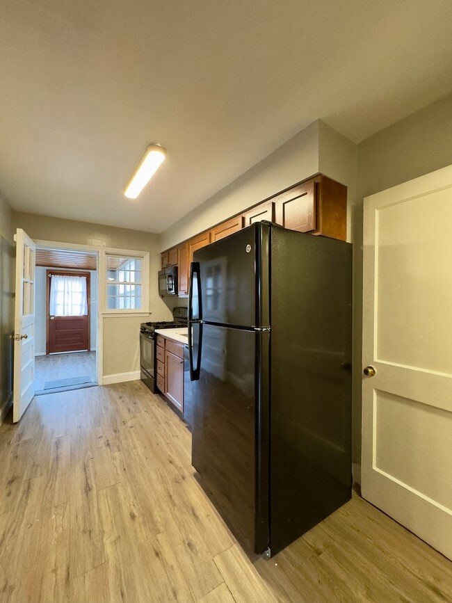 Photo - Charming 3 Bedroom/1.5 Bathroom in Parkvil...