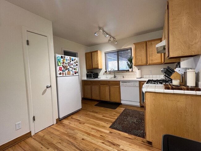 Photo - Spacious 4 Bed/3.5 Bath in Boulder - Available July 6th!