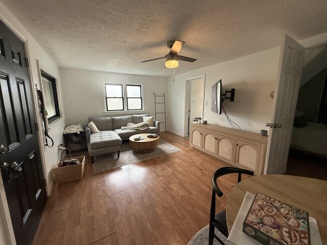 Photo - 295 E Whittier St