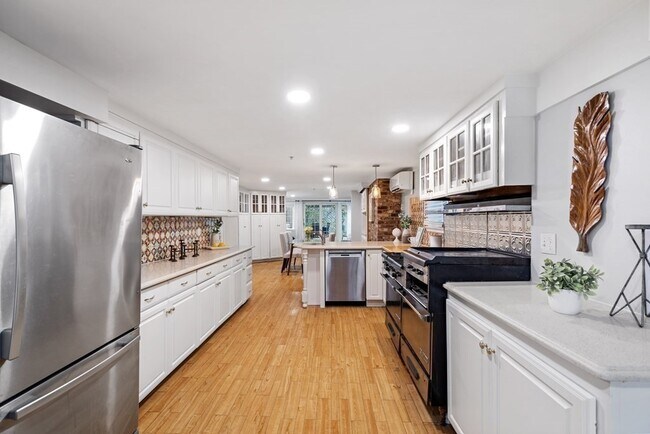 Photo - 4 Mount Vernon Sq Apartment Unit 1