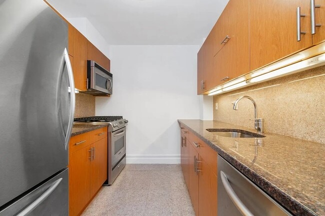 Photo - 158 Hester St Unit 5H