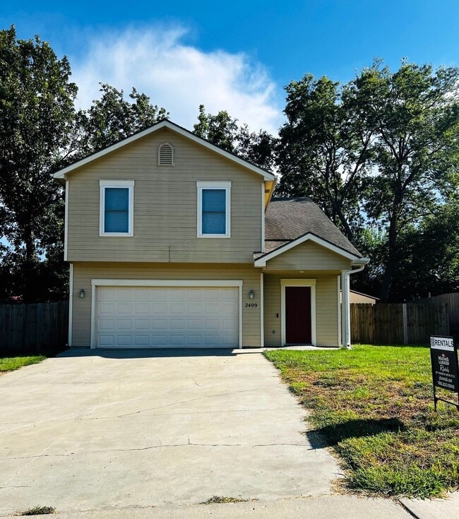 Building Photo - Charming 3-Bedroom Home with Modern Amenities and Elegant Finishes