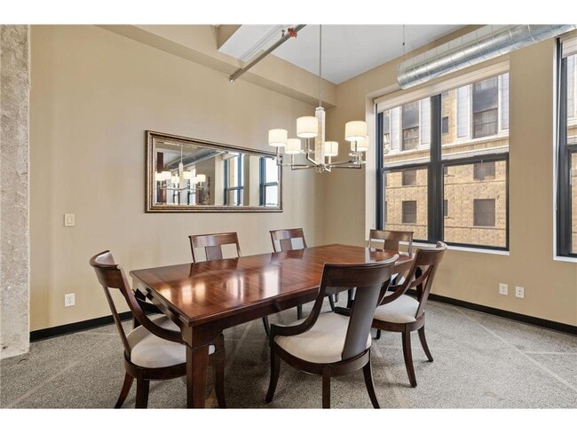 Photo - 350 St Peter St Unidad 802