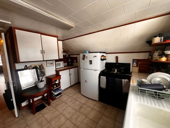 Building Photo - 9 Elsmere Ave Unit 9 Elsmere - Apt 4