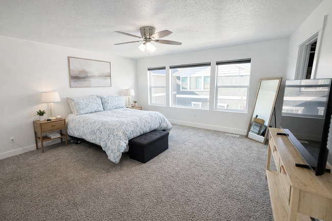 Photo - 8655 N Oakridge Aly