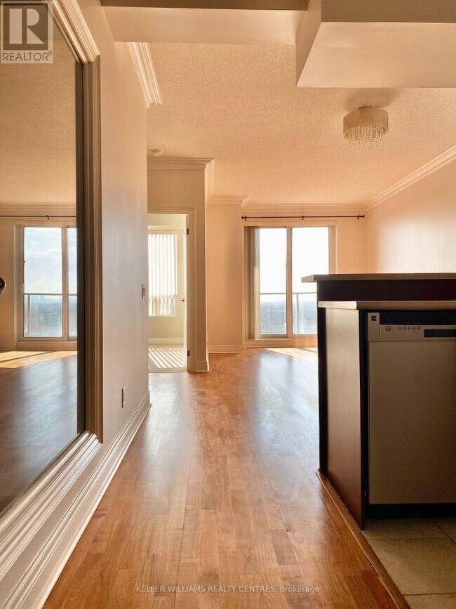 Photo - 1 Clairtrell Rd Unit 1005