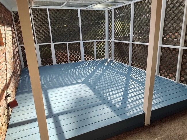 Photo - 1533 Woodgate Way