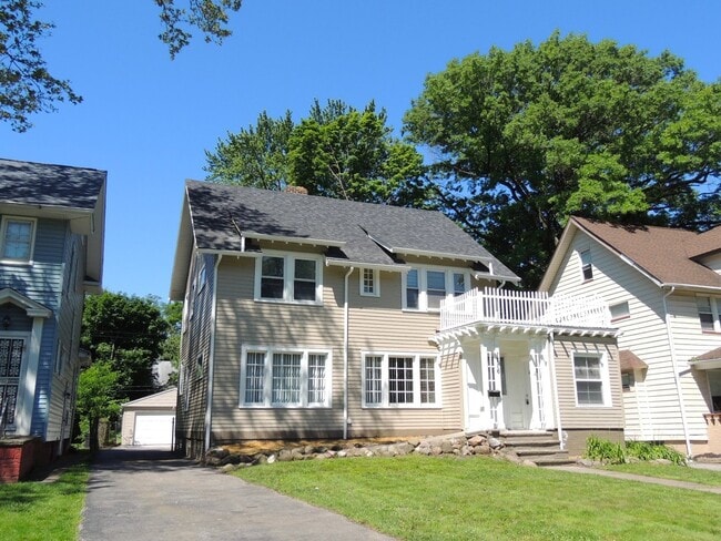Building Photo - 3 Renovated Story 4 Bed - 2.5 Bath Colonial available for Rent