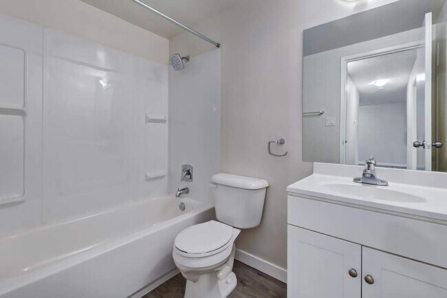 Photo - Caswell Manor