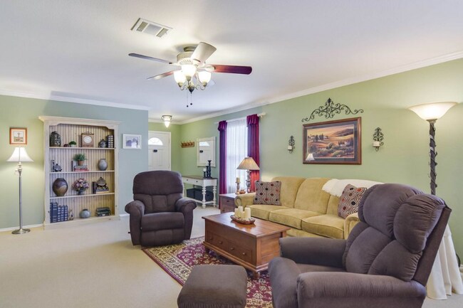 Photo - 129 S Willow Way