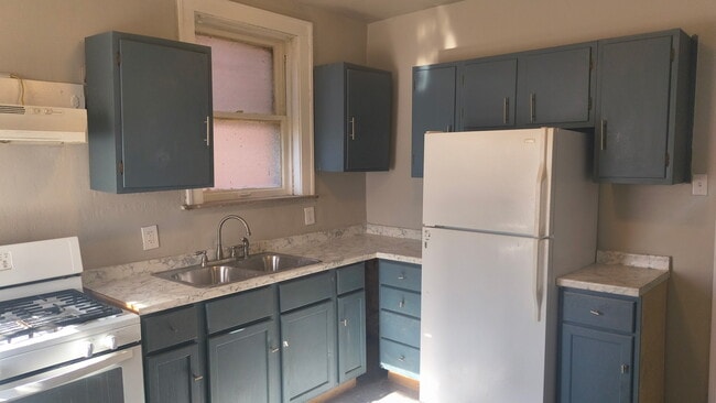 Photo - 4870 E Lee Ave