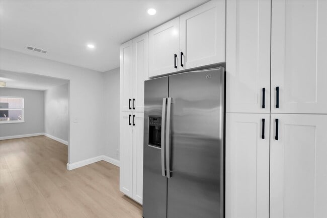 Photo - 3009 W Binnicker Ave Unidad A