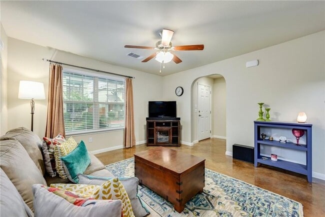 Photo - Beautiful Three Bedroom Home for Rent in Chaparral Crossing