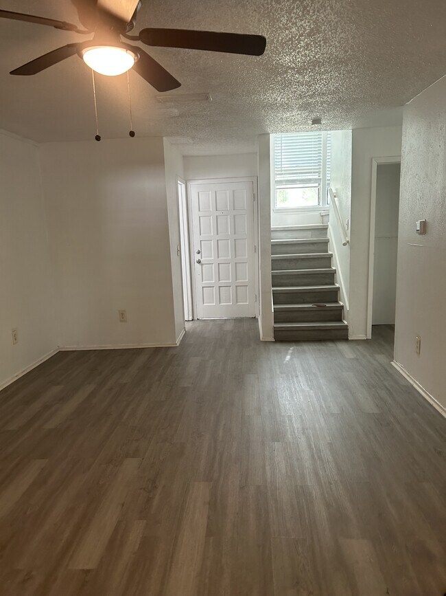 Photo - 4816 Rollingwood Ct