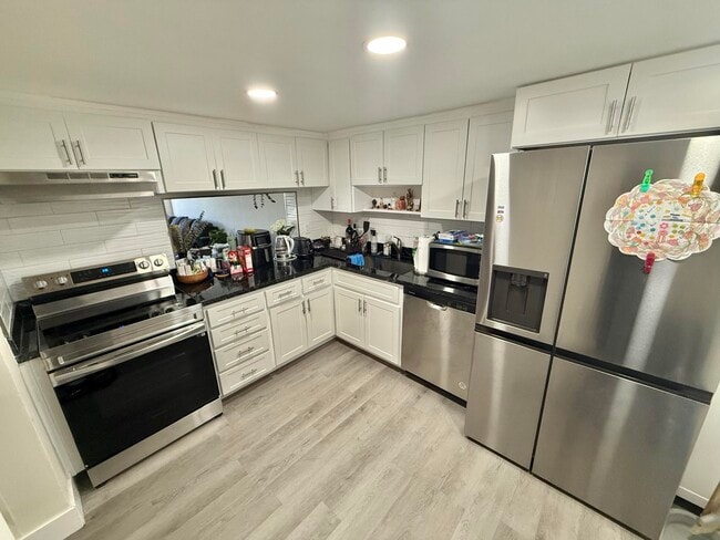 Photo - 330 SE 2nd St Unit 303h