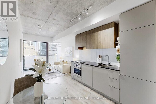 Photo - 161 Roehampton Ave Unit 508