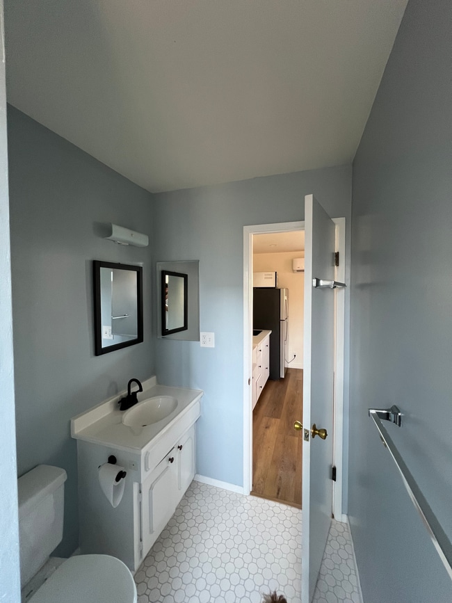 Photo - 10551 Kinnard Ave Unit 1