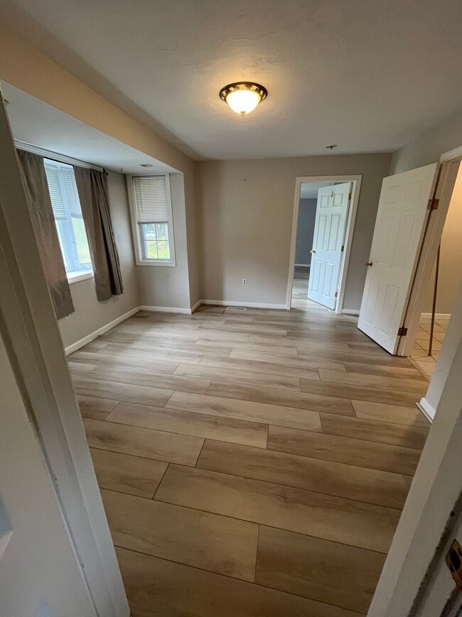 Building Photo - 23 Abbott Rd Unit North Reading - 1 BR