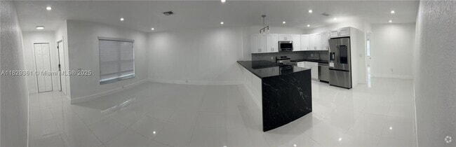 Building Photo - 2010 NW 60th Ave Unit 2010 Rental