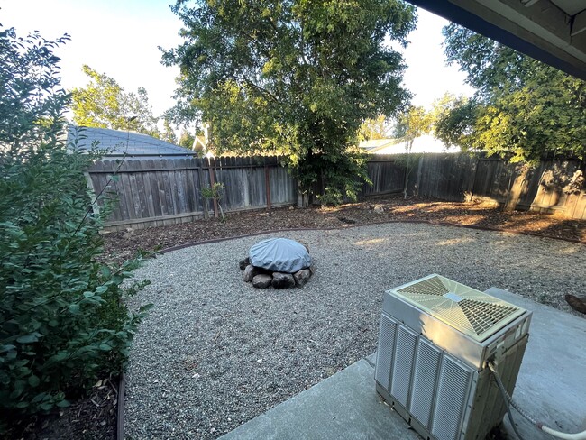 Photo - 3021 Lillard Dr