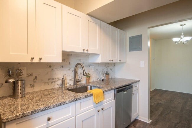 Photo - Ross Ridge Apartment Homes