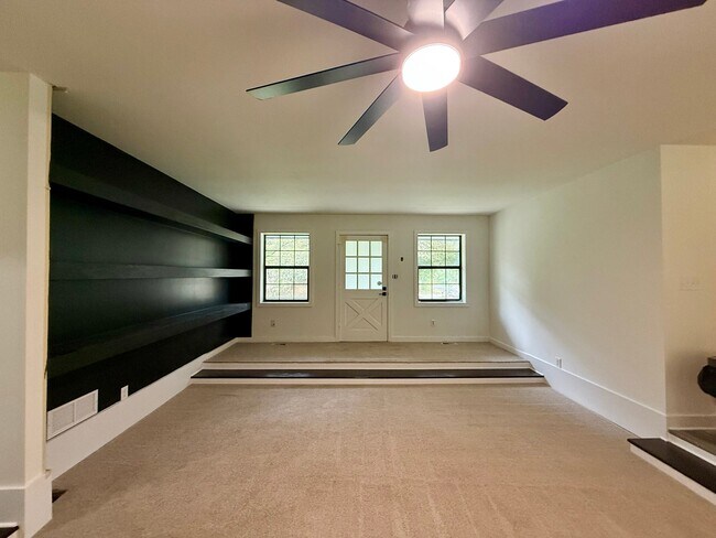 Photo - 108 Allen Rd