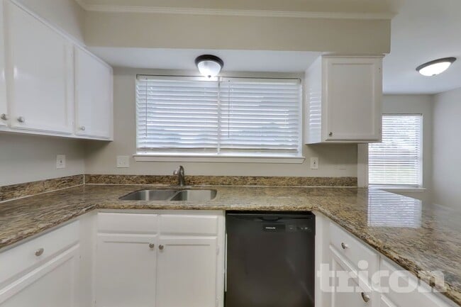 Photo - 19030 Jodywood Dr