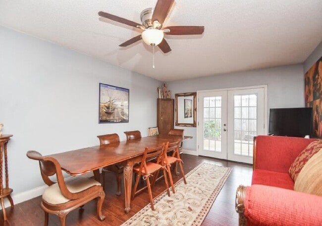 Photo - 2700 Bellefontaine Unit B9