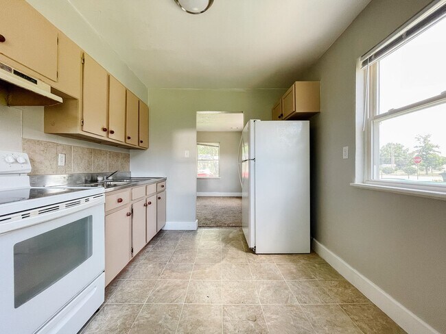 Photo - Walking Distance to Cooley Park-2 Bed House