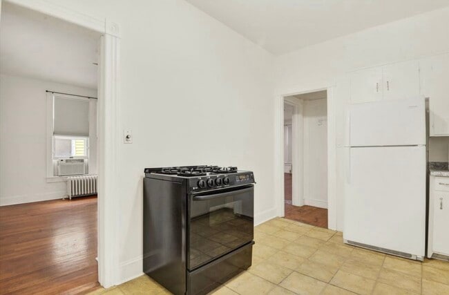 Photo - 125 W Main St