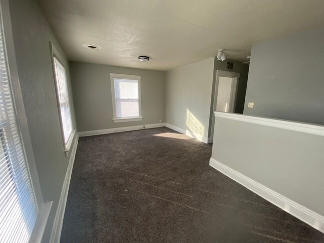Photo - BUR1026 Unit 1026 1/2