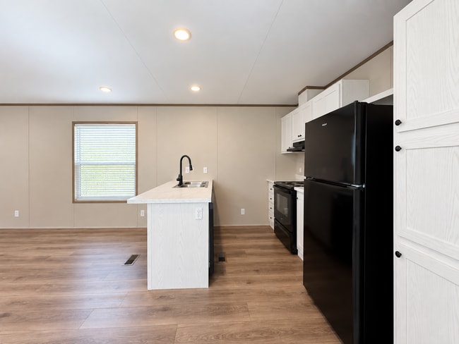 129 Paramount Dr
