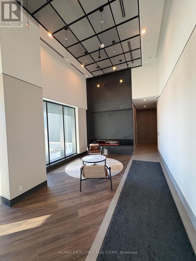 Photo - 1007 The Queensway Unité 829