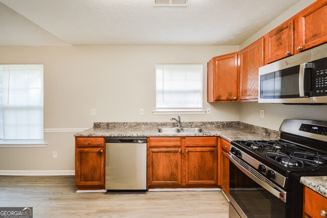 Photo - 265 Vaness Dr