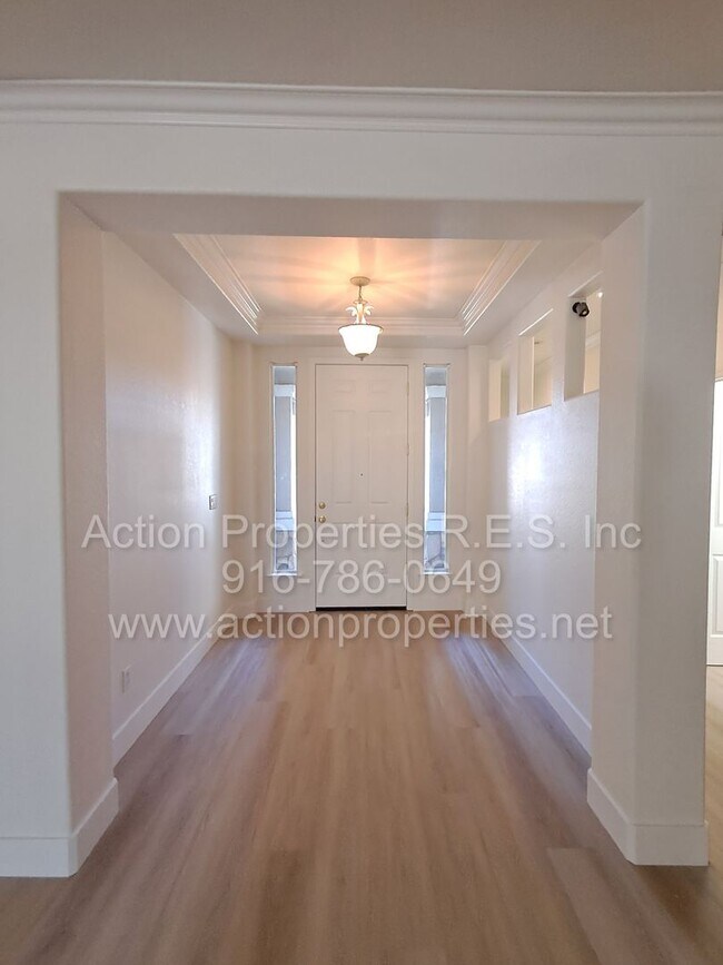 Photo - Action Properties R.E.S. Inc. Offering Beautiful Highland Park Single Story 3 Car, 4 Bedroom, Gar...