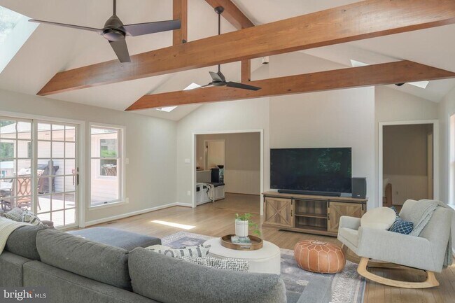 Photo - 701 Ridge Dr