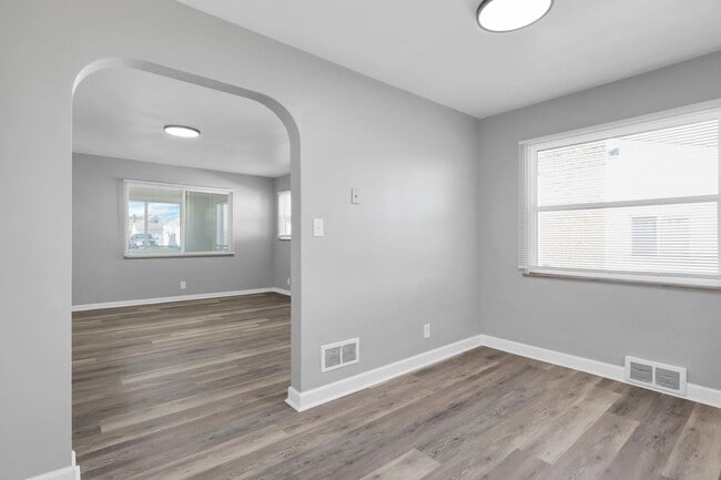 Photo - 1820 Oakwood Ave