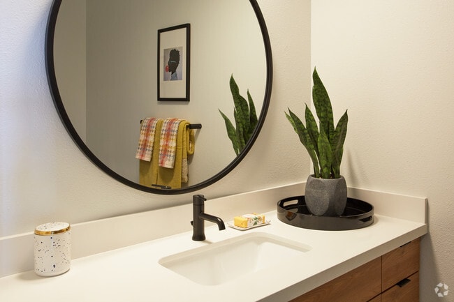 1BR, 1.5BA - 996 SF