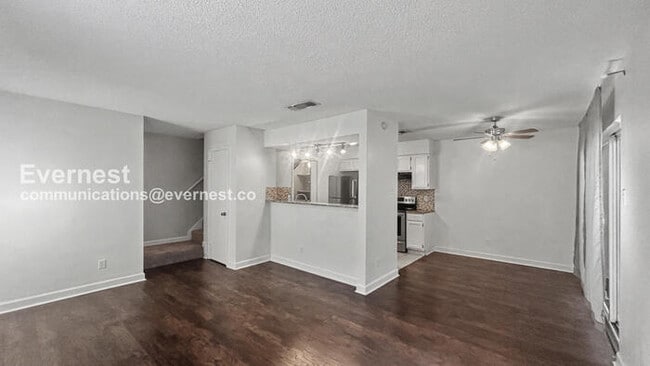 Photo - 900 Taulbee Ln