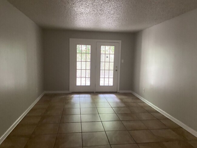 Photo - 2 Bedroom Apartment near VSU! Unidad 594-1616 E. MOORE ST, APT 12