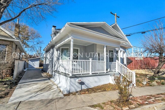 Photo - 744 S Roberta St