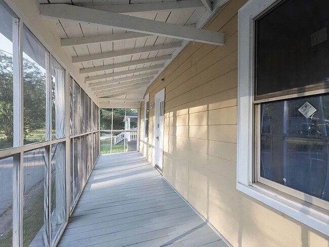 Photo - 321 N 10th St